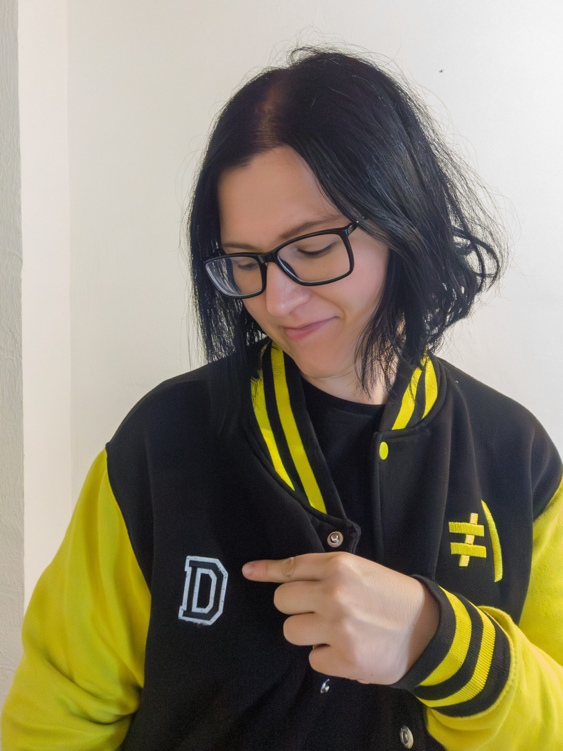 Diana, junge Maklerin aus Graz, stellt sich vor